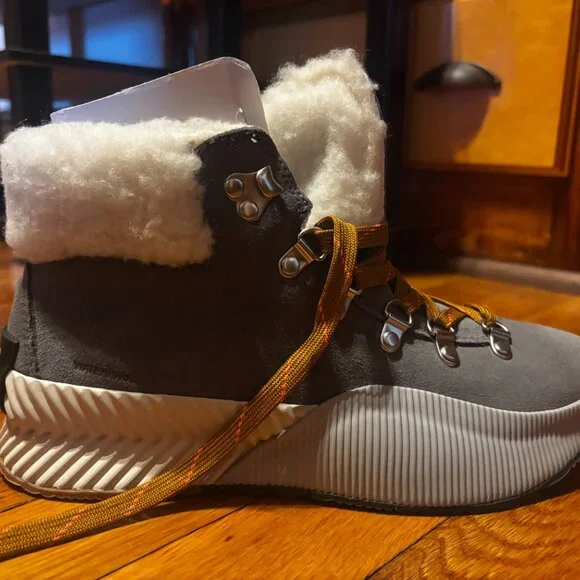 NWT Sorel Ladies Out N About III Conquest Quarry/Fawn Size 8 - Picture 2 of 7